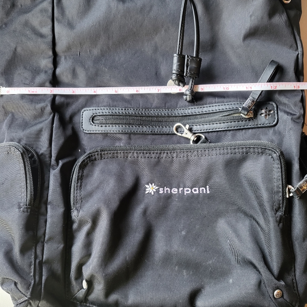 Backpack - Picture 2 of 6